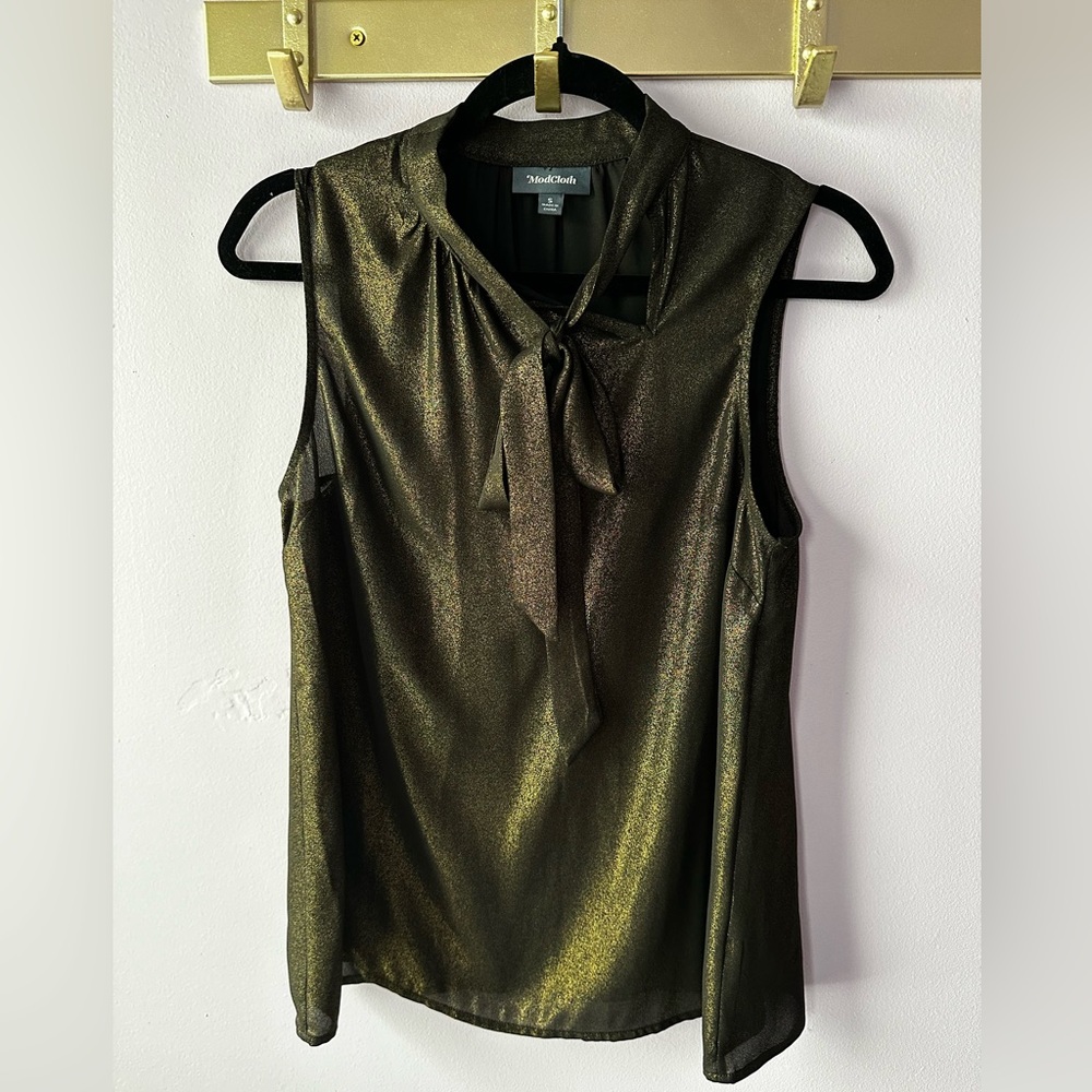 ModCloth Metallic Black & Gold Bow Top Size S